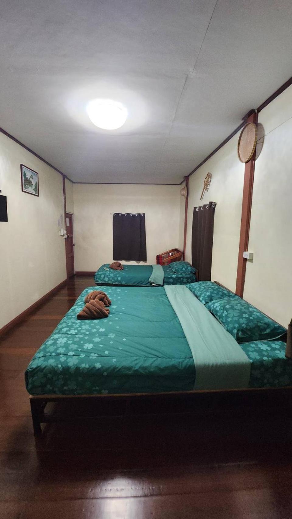 Hotel Baan Khun Ya Ayutthaya Exterior foto