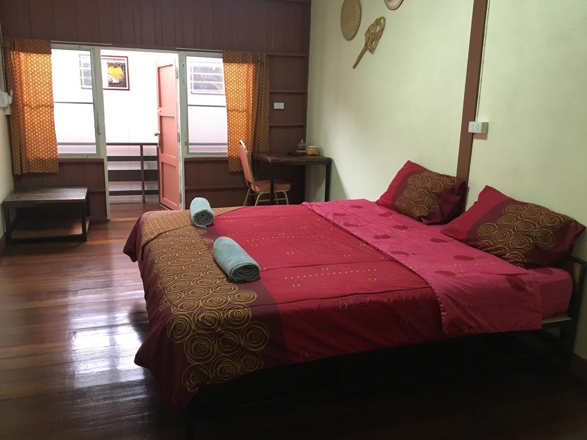 Hotel Baan Khun Ya Ayutthaya Exterior foto